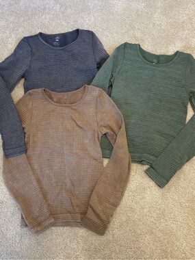 Aura Women's Waffle Knit Long-Sleeve Crew Sweater - Navy, Olive, Taupe